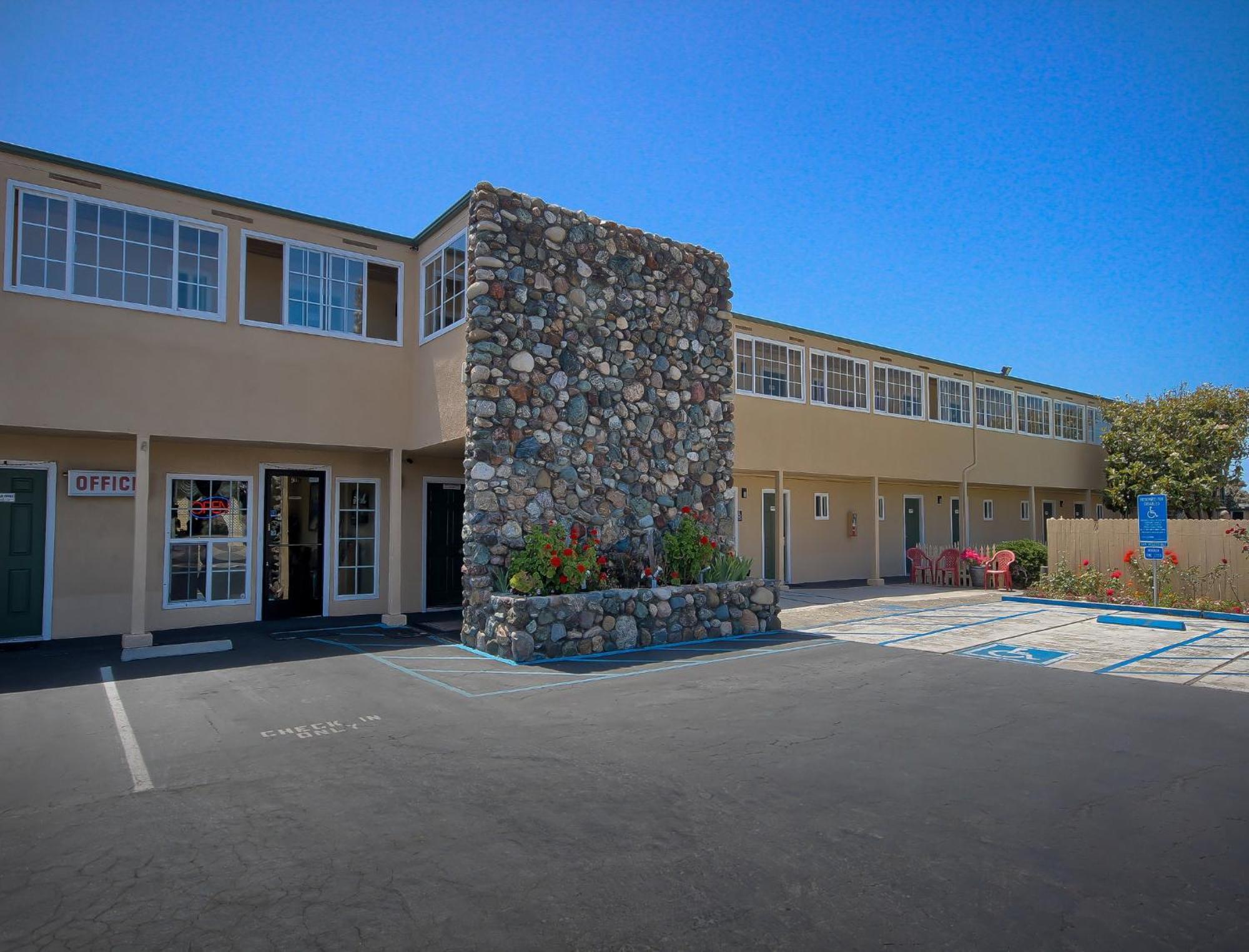 Sea Breeze Inn - San Simeon Exterior photo